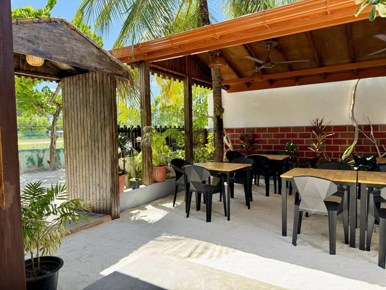 Seascape Retreats Dhigurah Hotel Dhigurah  Exterior foto