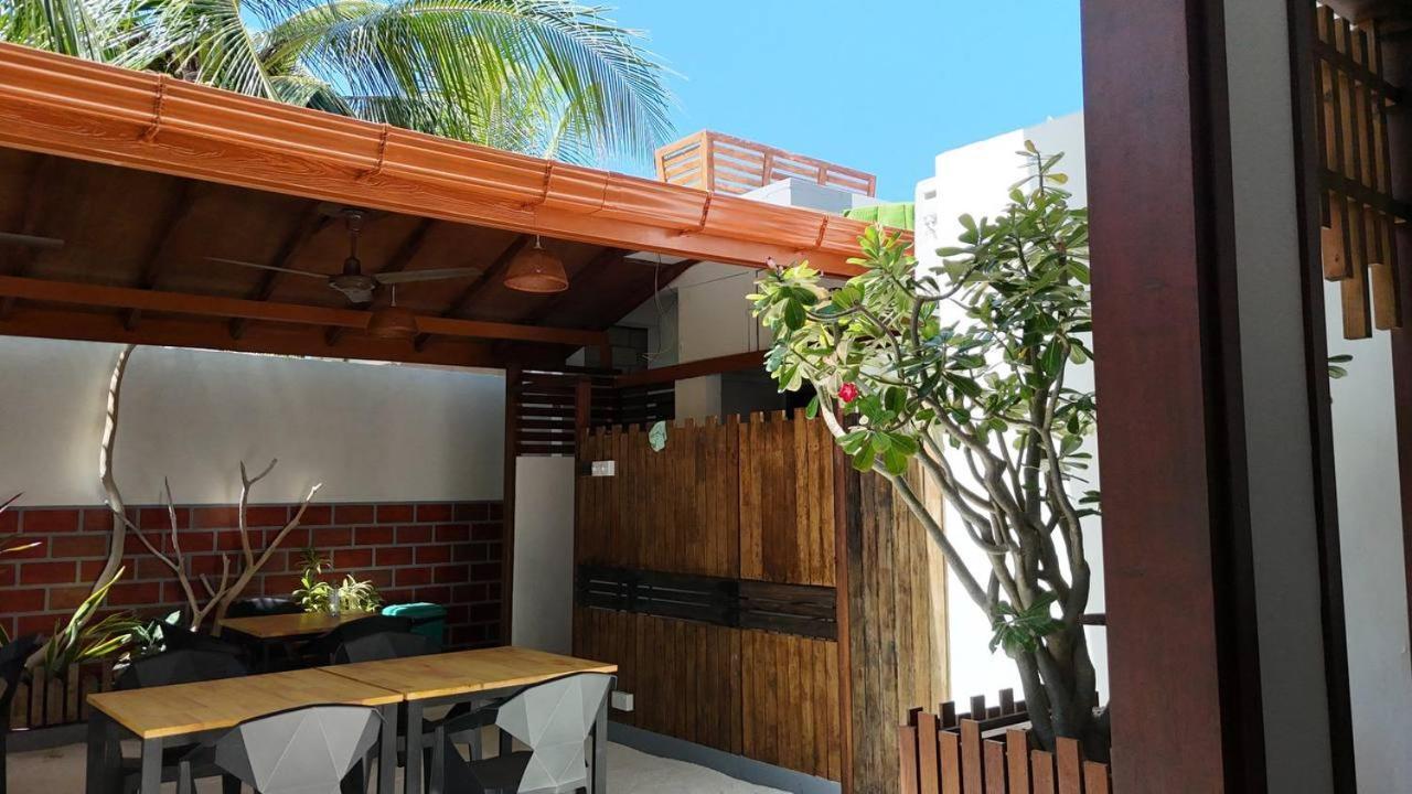 Seascape Retreats Dhigurah Hotel Dhigurah  Exterior foto
