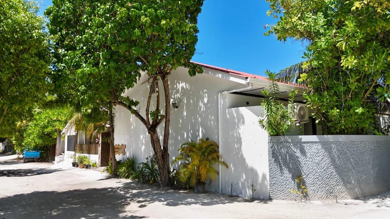 Seascape Retreats Dhigurah Hotel Dhigurah  Exterior foto
