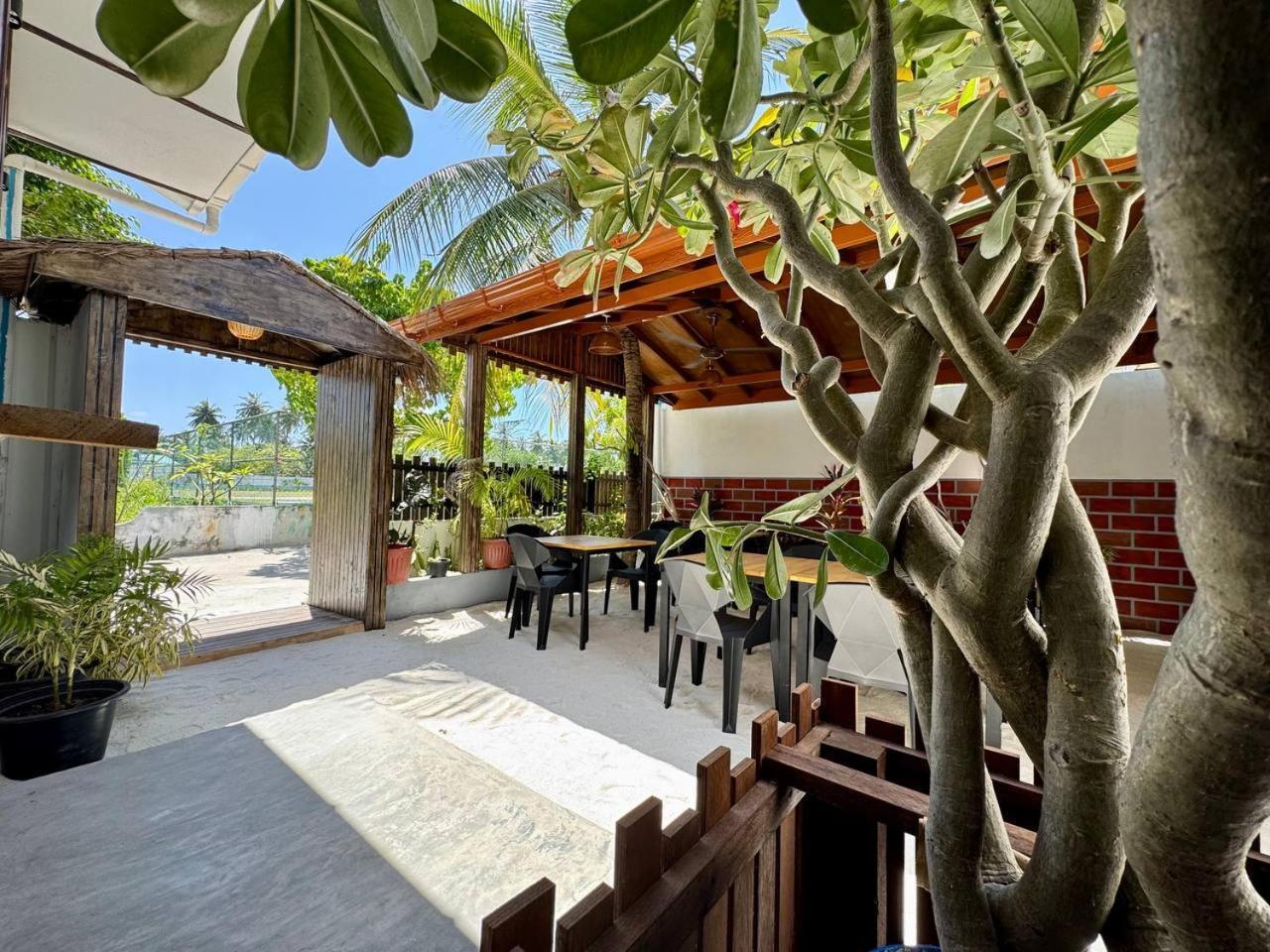 Seascape Retreats Dhigurah Hotel Dhigurah  Exterior foto