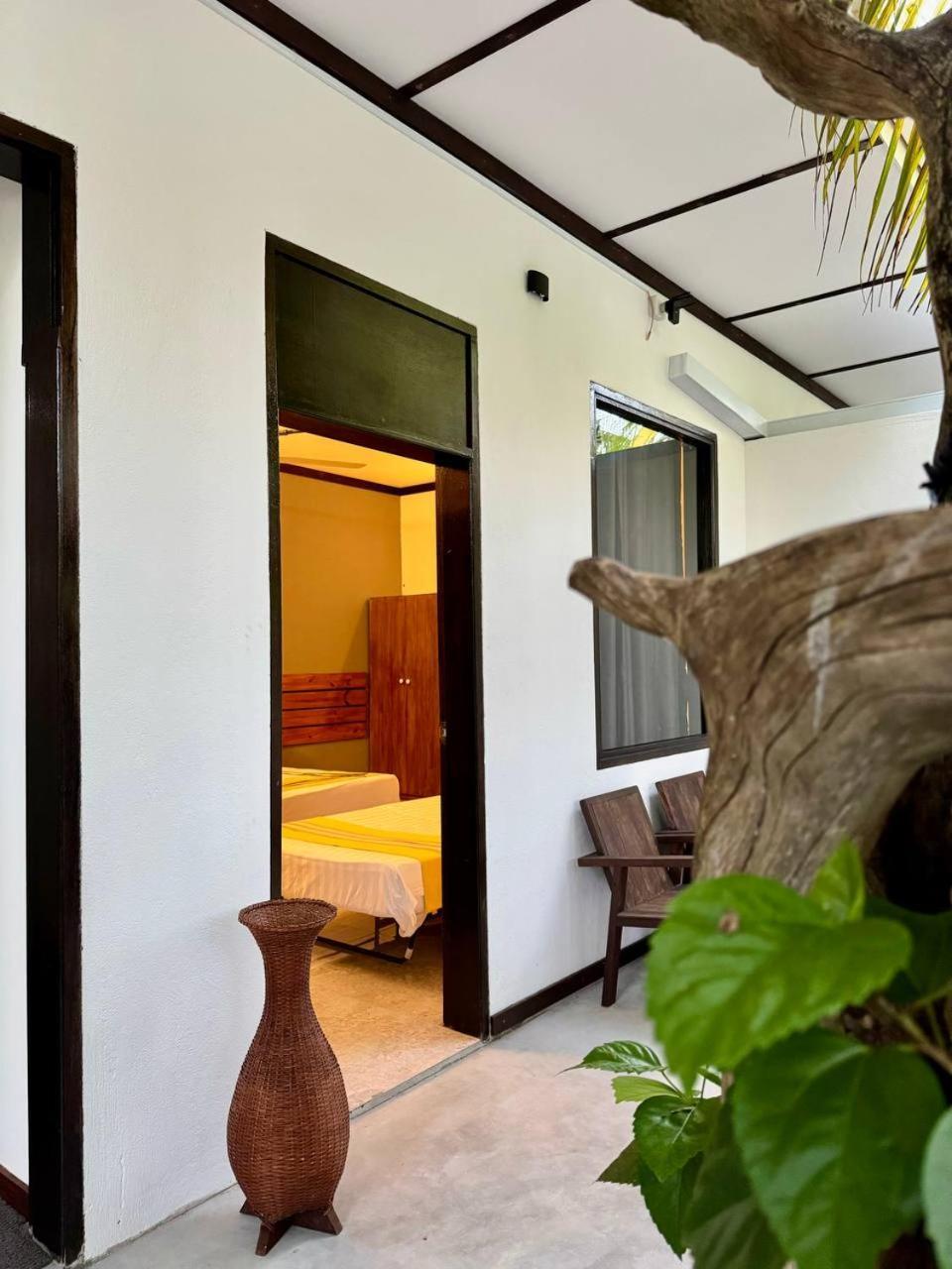 Seascape Retreats Dhigurah Hotel Dhigurah  Exterior foto
