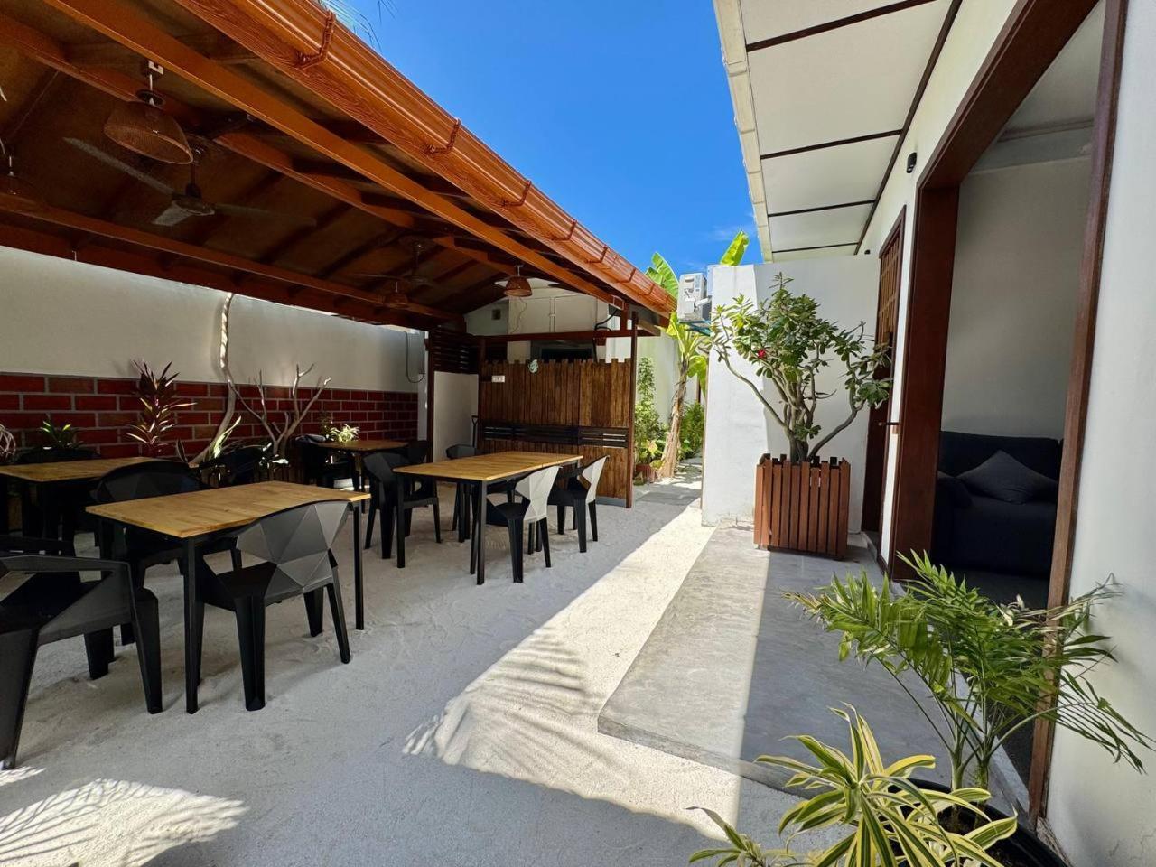 Seascape Retreats Dhigurah Hotel Dhigurah  Exterior foto